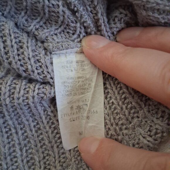 Sadie & Sage Women's Size Medium Gray Light Knit Tie Front Cropped Sweater - Picture 7 of 12